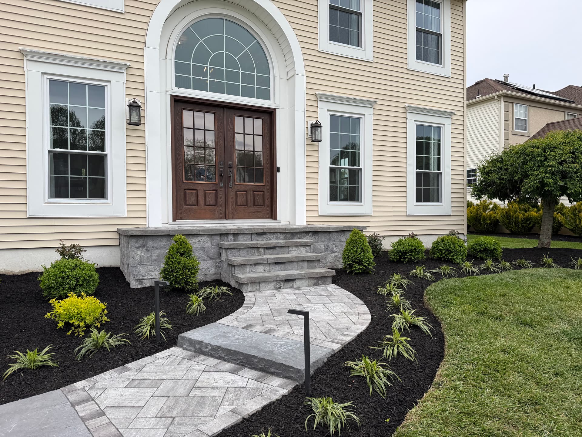 Gallery photos for Sewell Front Entrance Gets a Full Curb Appeal Overhaul: Image #1